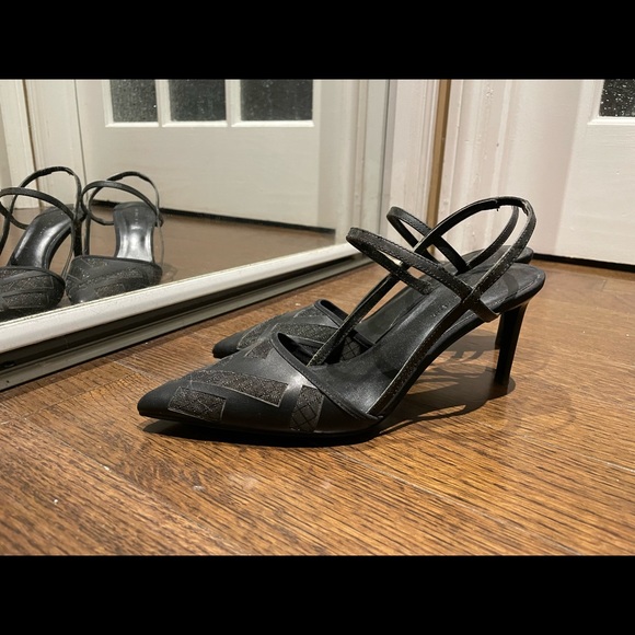 Charles&Keith black heels - Picture 2 of 3